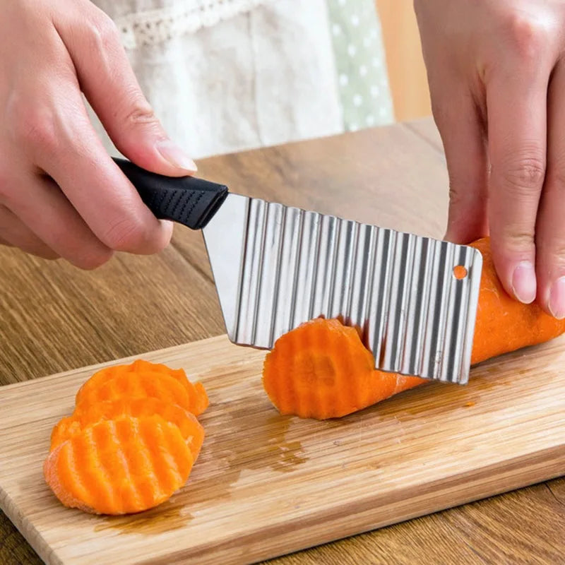 WaveMaster™ Stainless Steel Crinkle Cutter – Wavy Slice Knife for Fries & Garnishes