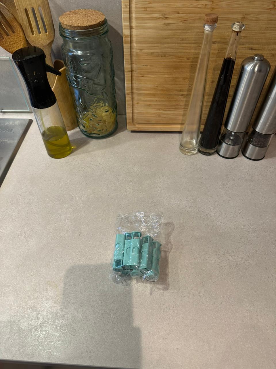 Reusable Food Bag Clips (4-Pack) – Airtight Snack Sealers