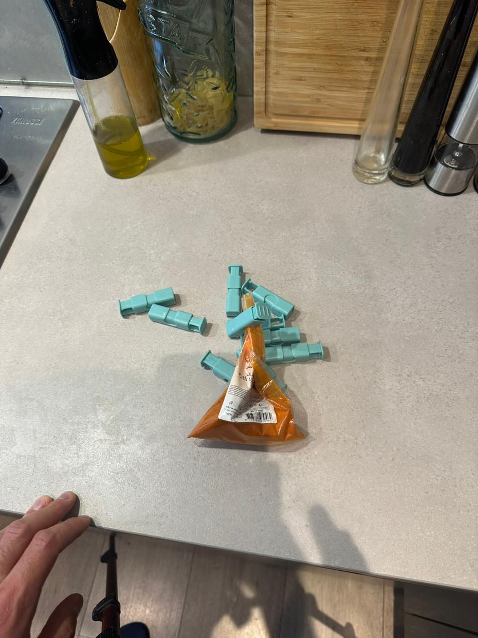 Reusable Food Bag Clips (4-Pack) – Airtight Snack Sealers